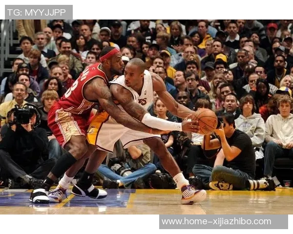 詹姆斯与科比的巅峰对决：谁才是篮球历史的真正传奇之王